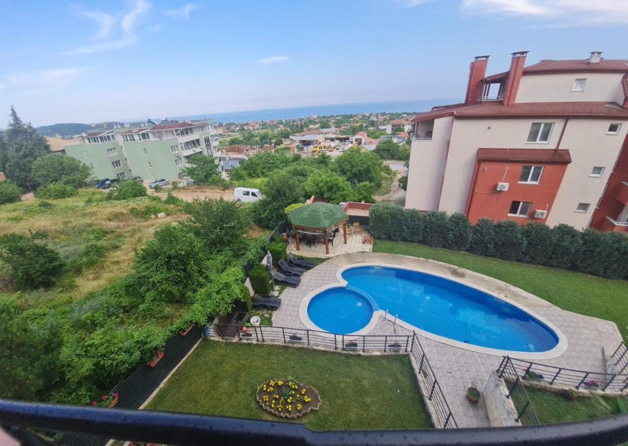 Port Natura Apartment Varna Esterno foto