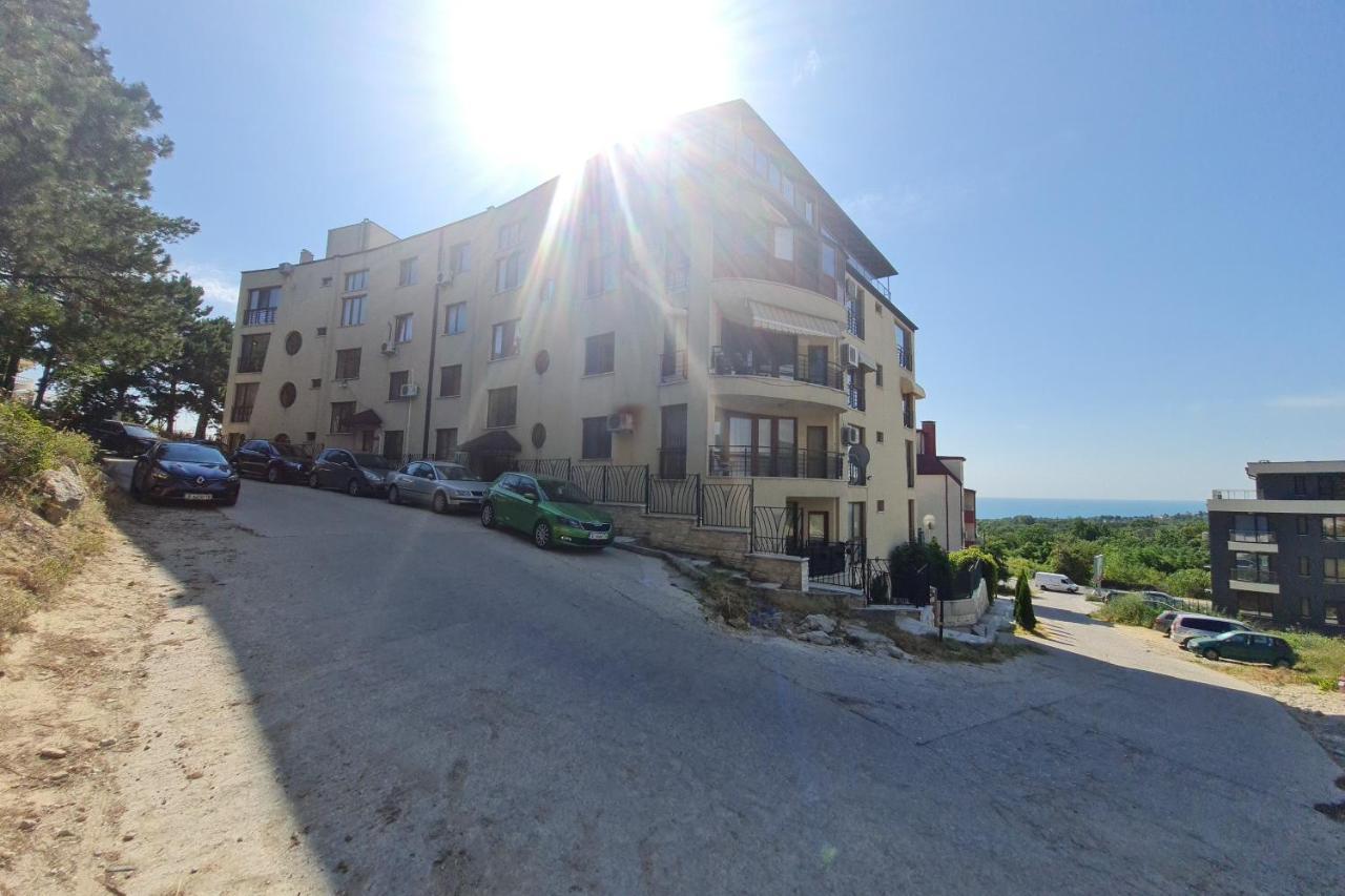 Port Natura Apartment Varna Esterno foto