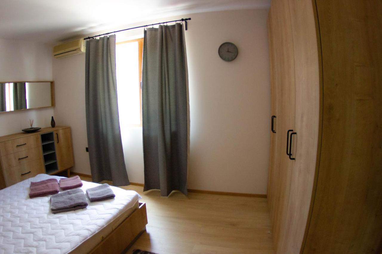 Port Natura Apartment Varna Esterno foto